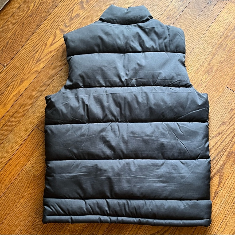 Old Navy Puffer Vest - Medium - Picture 4 of 4